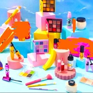 19pc SOLD OUT Fortnite x Revolution Makeup Bundle